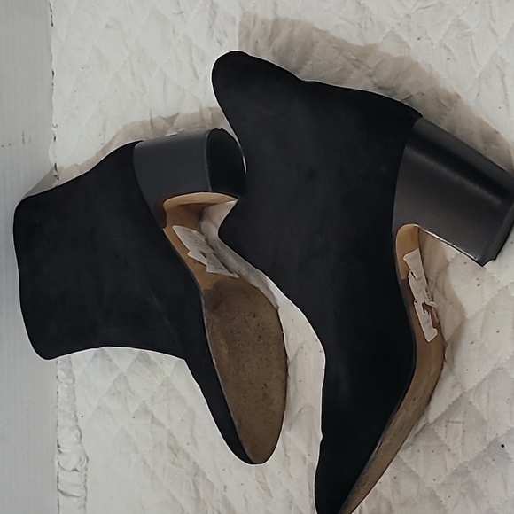 Vince Dryden Velvet Suede Bootie Ankle Boots Black Size 7 US - Picture 11 of 11